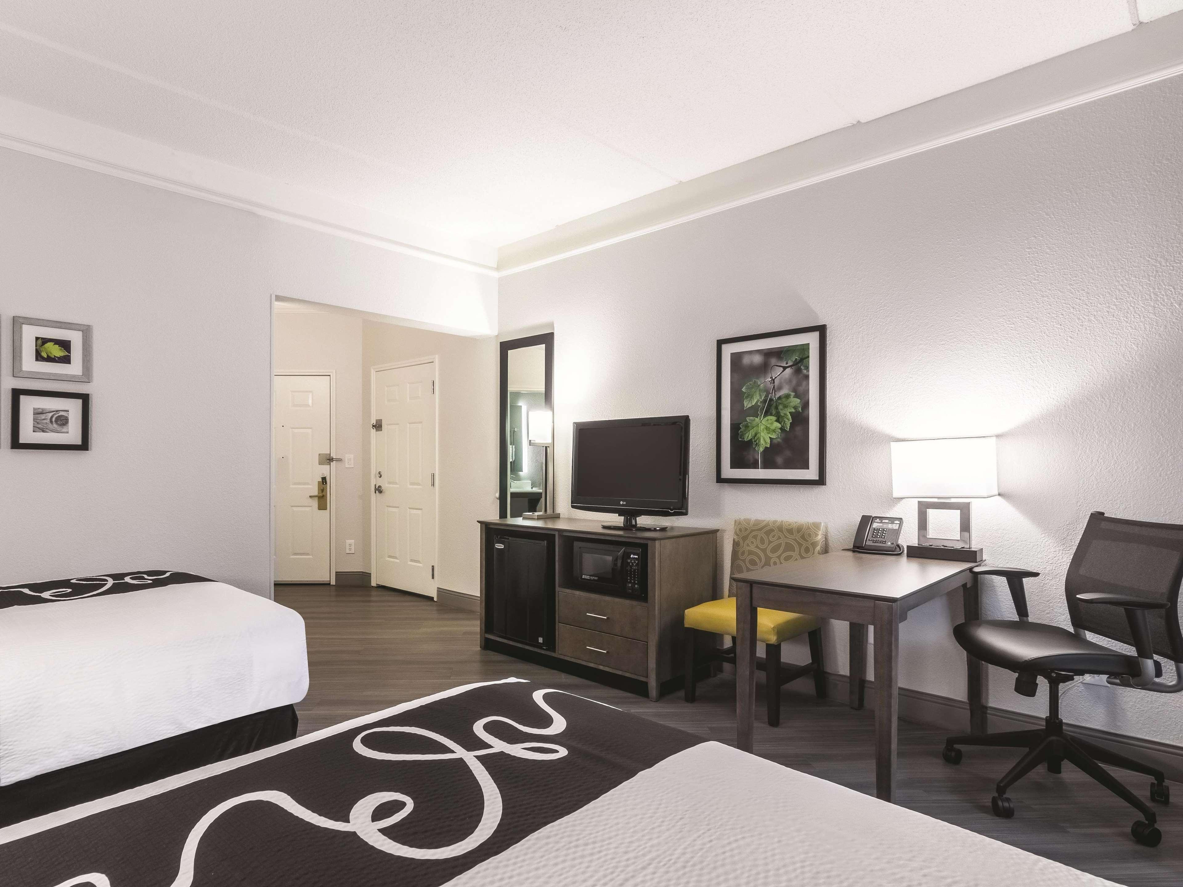מלון La Quinta By Wyndham Atlanta קוניירס מראה חיצוני תמונה
