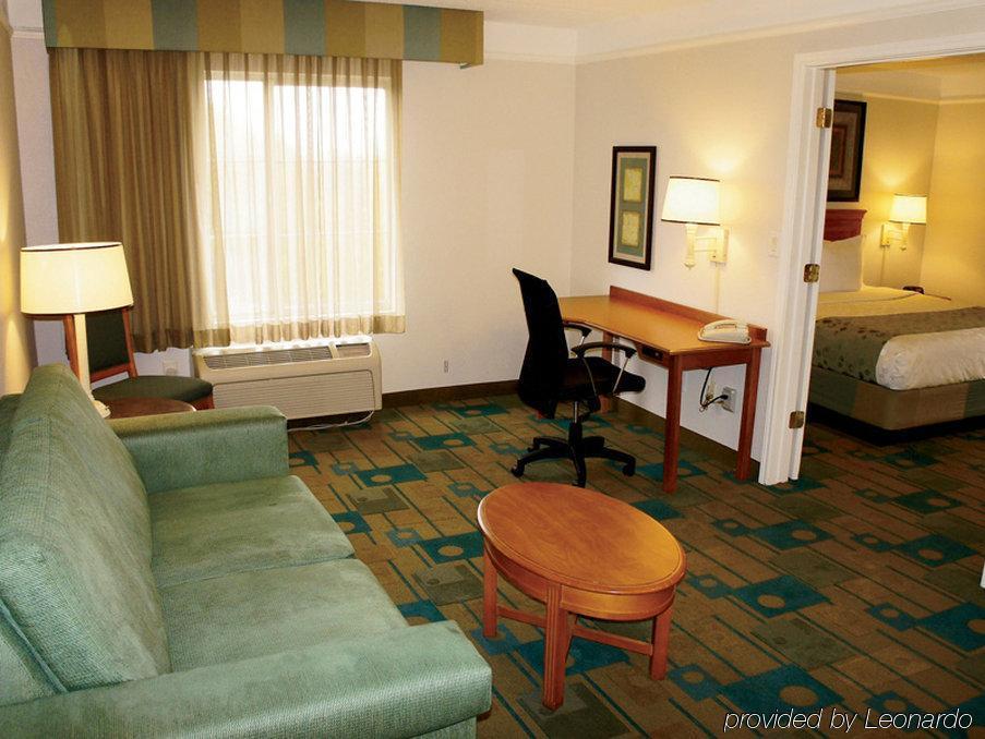 מלון La Quinta By Wyndham Atlanta קוניירס מראה חיצוני תמונה